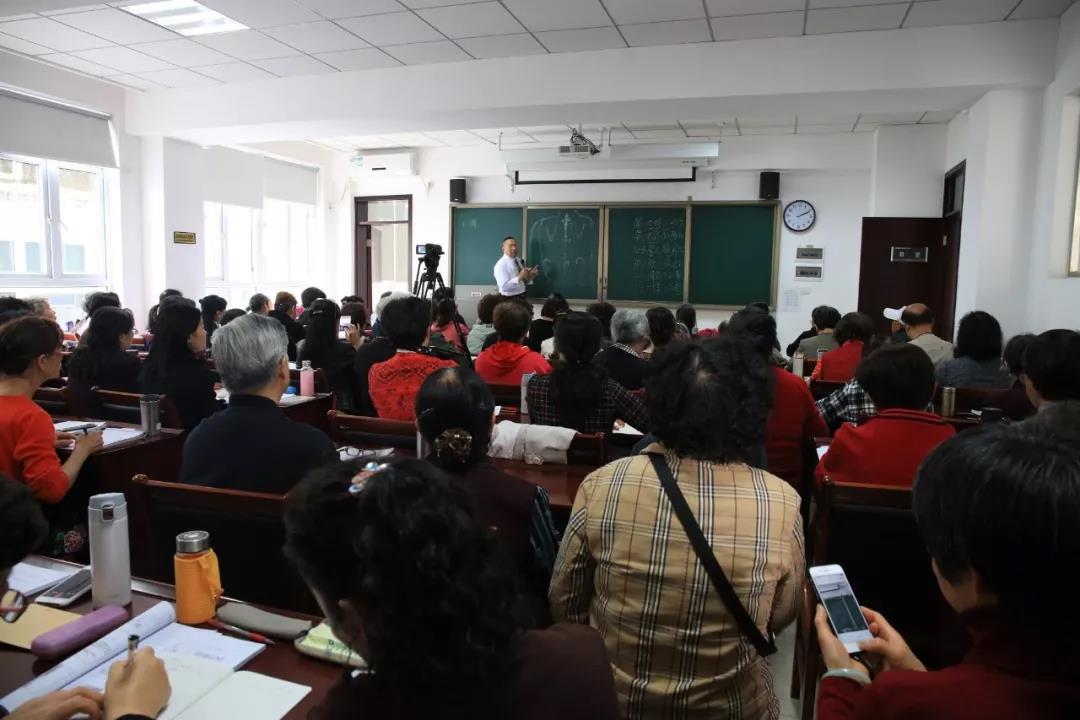 成都市青羊区老年大学图片